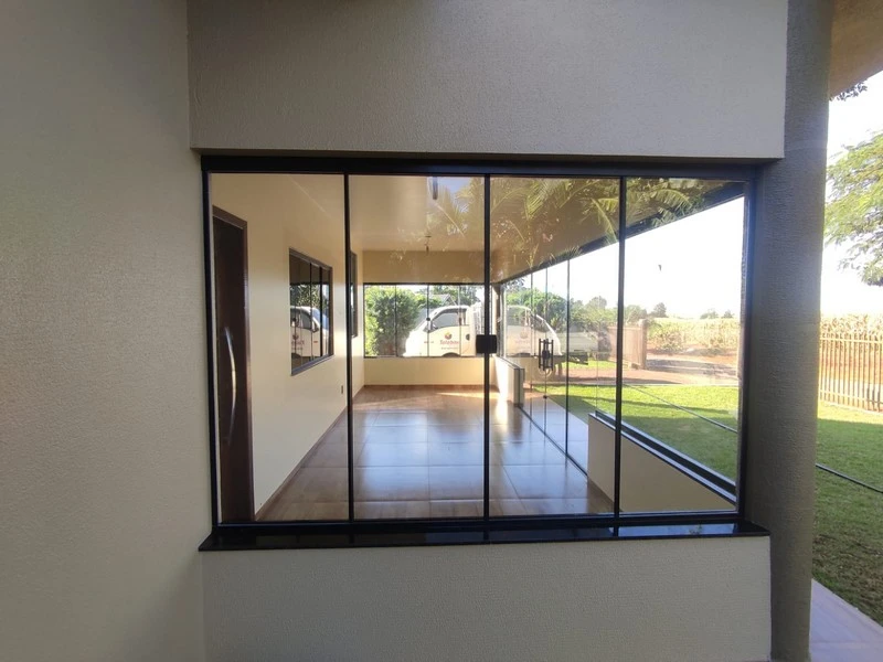 Esquadria de aluminio bronze