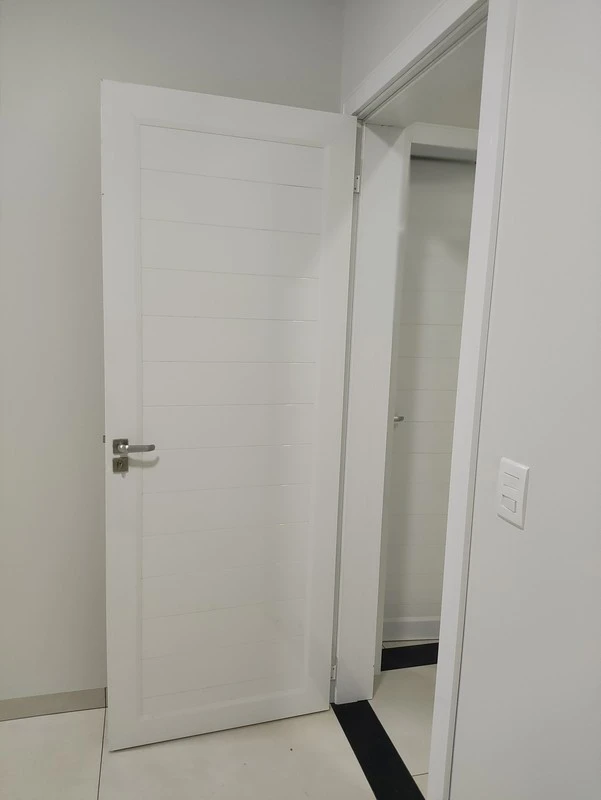 Porta de acm para quarto